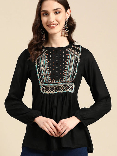 Front view black ethnic top women
